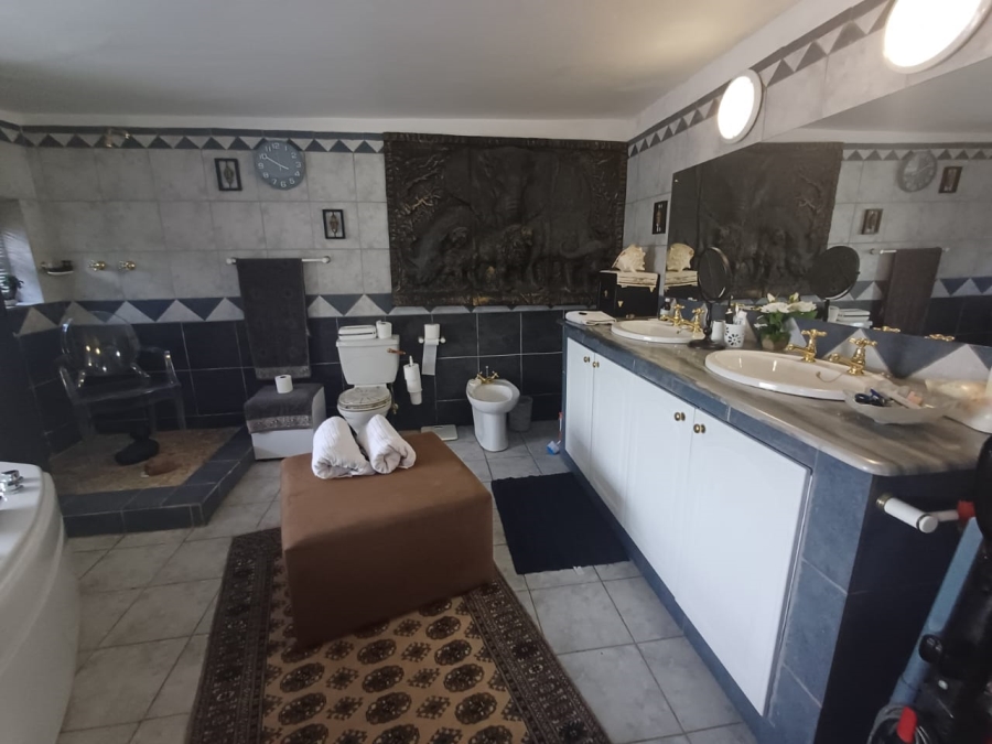 3 Bedroom Property for Sale in Kosmos North West